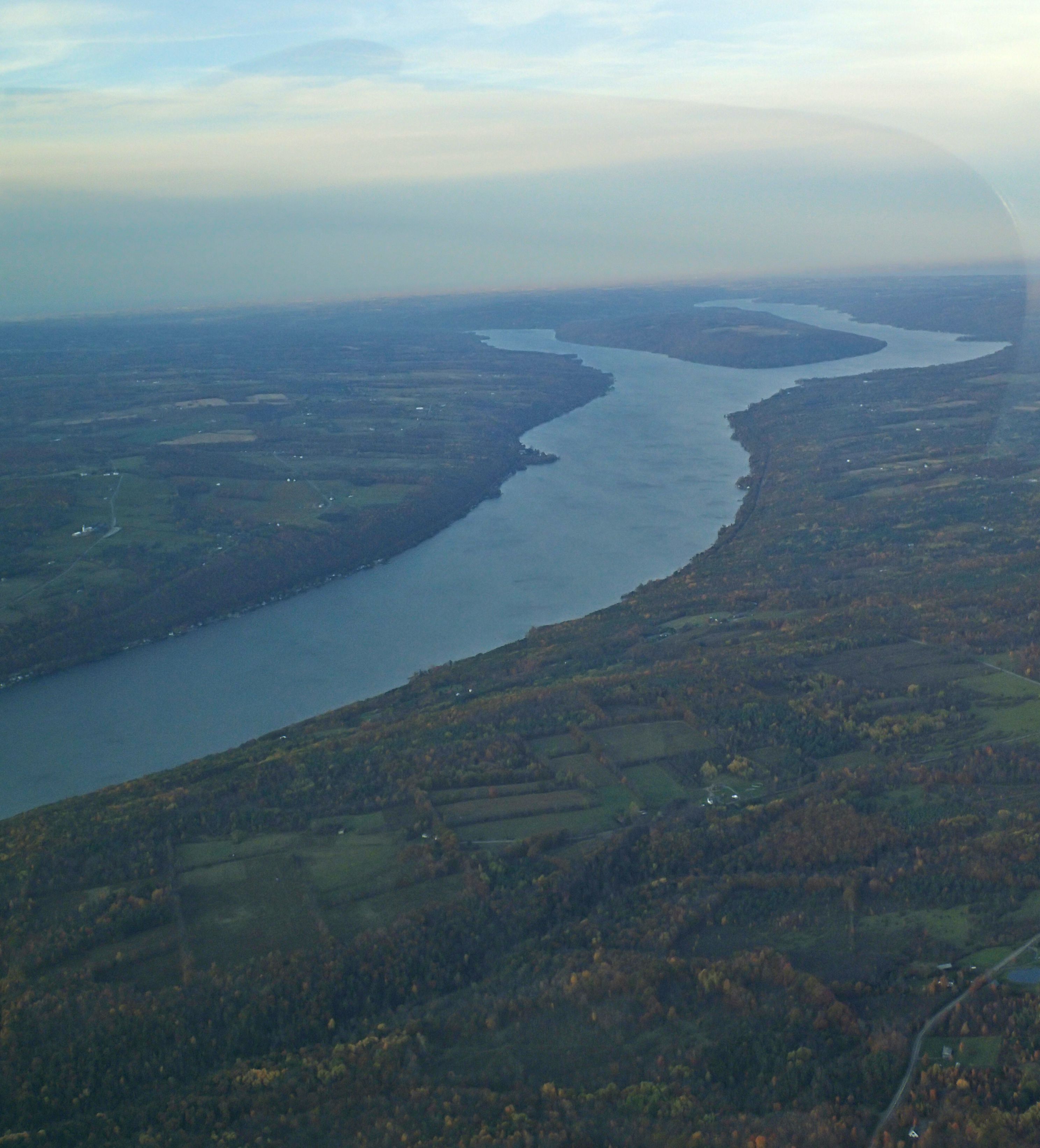 Aerial_view_of_lake_keuka_finger_lakes_new_york