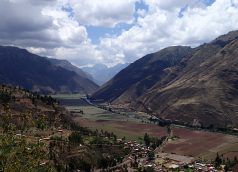 OVerlookg_from_Cusco_to_Pisac_in_Peru's_Sacred_Valley