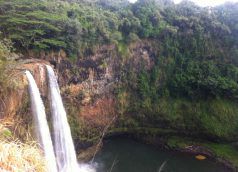 Wailua_Falls_Kauai_with_Ms_Traveling_Pants_on_Thanksgiving