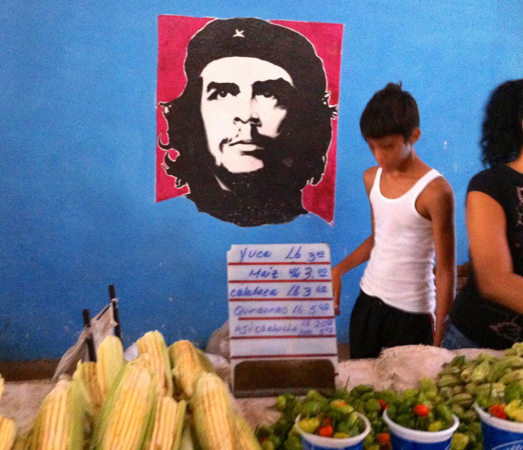 Cienfuegos_Free_Market_by_Heidi_Siefkas