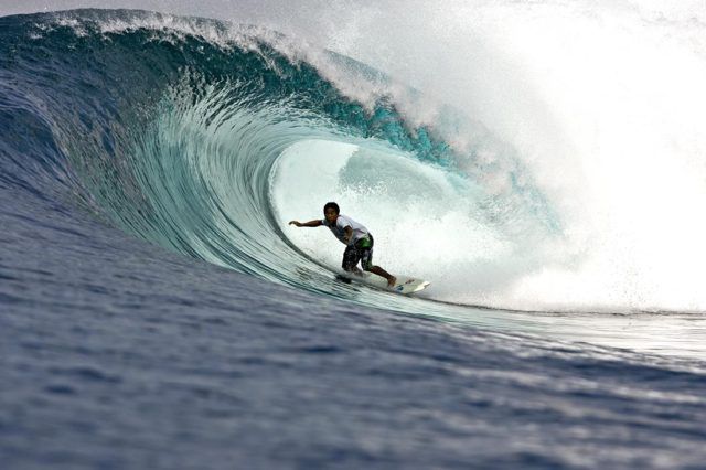 Bali_Surfing_Image_of_Dede_Suryana