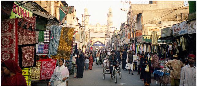 Laad_Bazaar,_Hyderabad_in_2000SourceWikimediaCommons